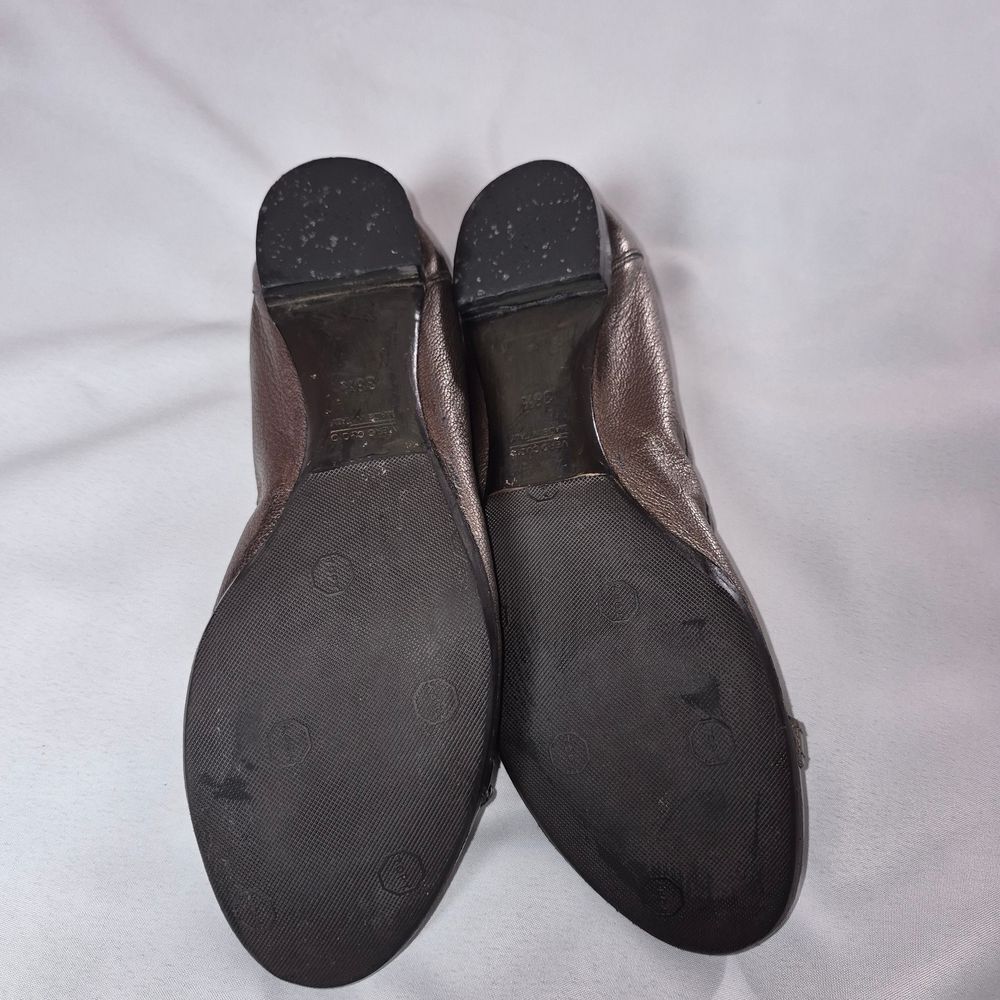 Attilio Giusti Leombruni Metallic and Black Flats - Picture 7 of 7